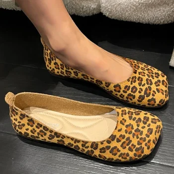 Леопардови мокасини велур случайни плитки дамски обувки пролет нов 2024 дизайнер квадратни пръсти апартаменти дизайнер рокля комфорт Femme Сапатос