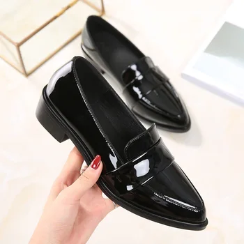 Лакови кожени черни малки кожени обувки, дамски единични обувки в британски стил, ново работно облекло, заострени пръсти, мокасини с големи размери