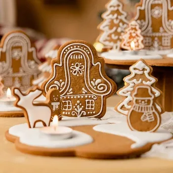 8Pcs / комплект 3D коледна кабина бисквитка Кътър карикатура Gingerbread къща фондан бисквита мухъл Нова година торта декор печене доставки